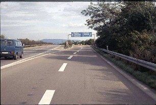 Einfahrt in Nebenfahrbahn Süd (Mannheim Richtung Heidelberg) von Hauptfahrbahn Süd (Mannheim Richtung Heidelberg)