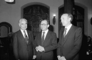 Freiburg: Kaufhaus; Wechsel im Regierungspräsidium; Person, Ministerpräsident Späth, Nothhelfer