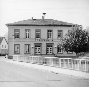 Alte Schule; Weilmünster, Bahnhofstraße 2