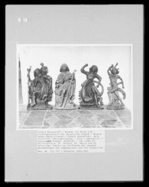 Vier Heiligenfiguren