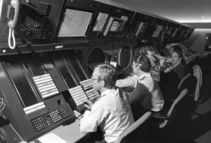 Flugsicherungskontrollzentrale Eurocontrol an der Kreuzung Rintheimer Querallee und Blankenlocher Allee