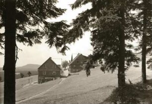 Gottesgab (heute Boží Dar / Tschechien). Blick nach Westen. Im Hintergrund der Spitzberg (1116 m)