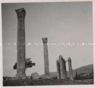 Wehrmachtssoldaten, Athen, Olympieion, Überreste des Tempels des Olympischen Zeus