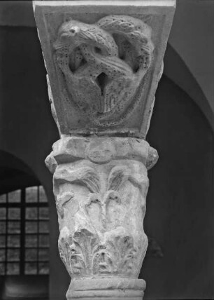 Kämpfer mit figürlichem Dekor: Fabeltiere