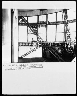 Der Führerstand des Zeppelin-Luftschiffes