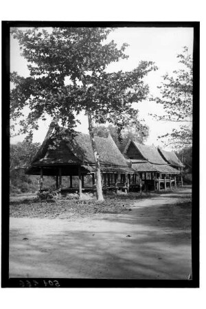 Pavillons : Thailand. Offene hölzerne Pavillons, wohl eine Raststätte, ein Sala, 1908/1913