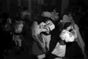 Bukarest: Rumänische Folkloretanzgruppe