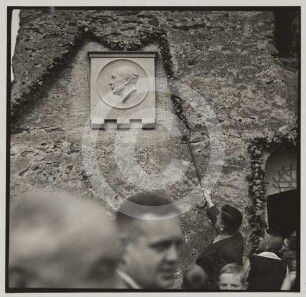Porträtrelief am Paul-Keller Gedächtnisturm in Würben