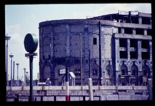 Ruine Haus Vaterland 3.6.69.