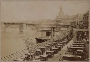 Dresden-Altstadt. Helbigs Restaurant. Blick von der Terrasse über die Elbe gegen Augustusbrücke, Frauenkirche und Palais Brühl