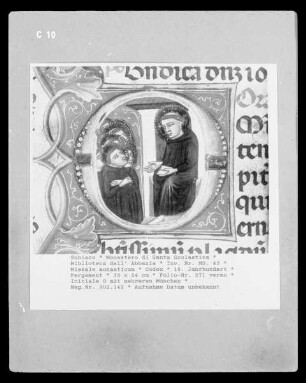 Missale monasticum — Initiale O mit mehreren Mönchen, Folio 271 verso