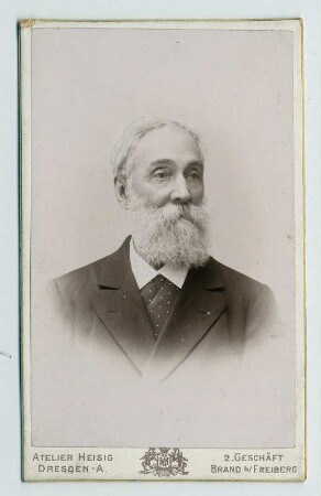 Porträt Julius Woldemar Zeibig : Foto-/Bildersammlung Stenografische Sammlung. Porträt Julius Woldemar Zeibig. Photographie. Carte de visite (um 1898; Atelier Heisig). Dresden: SLUB P a 1218