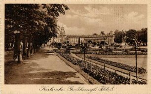 Postkartenalbum mit Motiven von Karlsruhe. "Karlsruhe. Großherzogliches Schloss". Schloss mit Schlossplatz