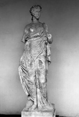 Statue einer weiblichen Person
