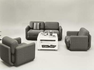 Sitzgruppe : Sitzgruppe (1975; VEB Möbelkombinat "neuzera" Rathenow) und Couchtisch