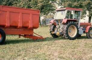 Fotografie: Allradtraktor, Muldenkipper