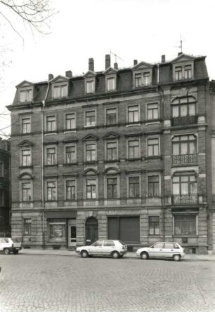 Dresden-Neustadt, Königsbrücker Platz 1. Wohnhaus mit Läden (um 1900)