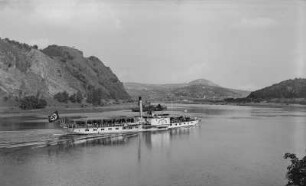 Personen-Seitenraddampfer "Lössnitz" (1873, Werft Blasewitz) am Elbedurchbruch bei Czernosek (Velké Žernoseky)