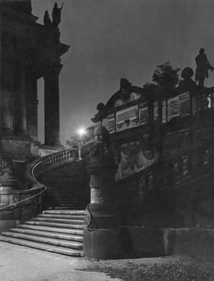 Dresden. Aufgang zur Brühlschen Terrasse von Süden am Georg-Treu-Platz