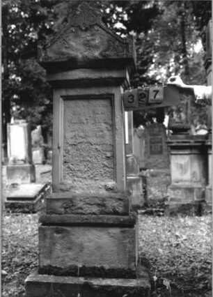 Grabstein 327