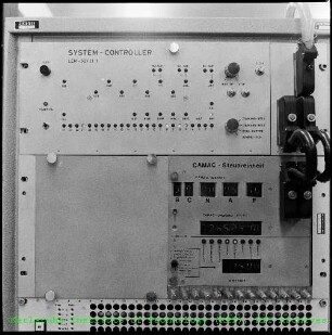 Steuereinheit des Computer Automated Measurement and Control-Systems (CAMAC) am Zyklotron (Zykl)