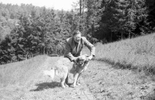 Leonberg: [Gerhart Herrmann] Mostar und sein Leonberger Hund