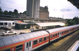 Bahnhof vom Parkhaus aus gesehen