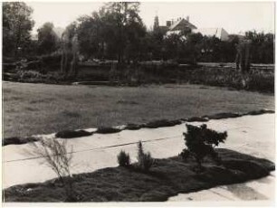 Garten Zierhut Böhmerwald: Blick von Terrasse auf den Garten