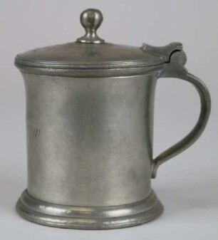 Kleiner Bierkrug mit Gravur