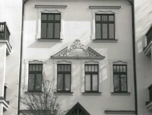 Radebeul, Meißner Straße 52. Wohnhaus (um 1905). Obergeschossfenster
