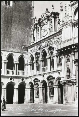 Venedig. Innenhof des Palazzo Ducale mit dem Arco Foscari