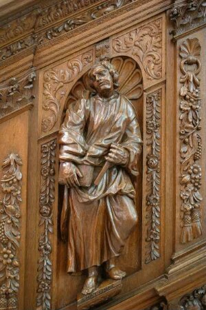 Deutschland. Niedersachsen. Norden. Evangelische Ludgerikirche. 15 Jahrhundert. Innen. Holzschnitzerei an der Kanzel