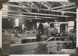 Fa. H. Fuchs Söhne, Holzhandlung im Rheinhafen. Hobelwerk