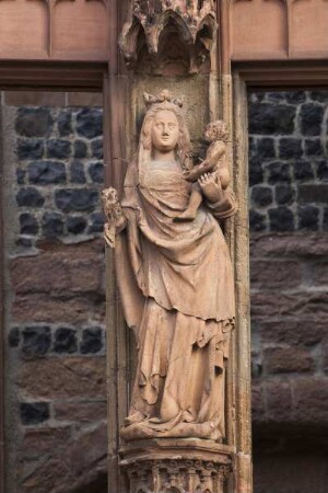 Westportal — Trumeaufigur: Maria mit Christusknaben