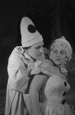 Szenenbilder aus der Oper "Der Bajazzo" von Ruggero Leoncavallo an der Deutschen Staatsoper Berlin : Rollenporträts