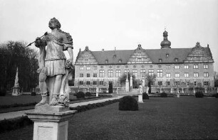 Weikersheim: Parkansicht des Schlosses