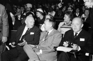 13. Tagung 1963 Medizin; Eröffnung Lindau 1.7.63: Cornelius J. F. Heymans, A. Lutz, R. Mecke, 3. Reihe hinter Cornelius J. F. Heymans: Frau Hahn
