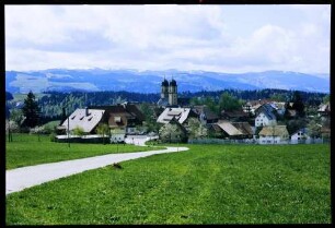 St. Märgen: Frühling, Blick vom Rankmühlenweg auf St. Märgen