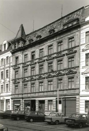 Görlitz, Landeskronstraße 43. Wohnhaus mit Läden (um 1898)