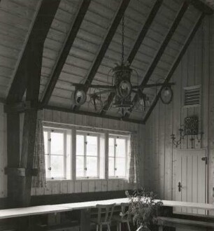 Dorfhaus in Tellerhäuser : Dorfgemeinschaftshaus in Tellerhäuser. Inneres, Saal, Raumecke