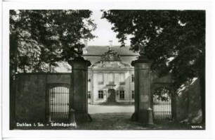 Dahlen. Schlossportal
