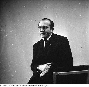 Porträt; SBL Sekretäre: Schubert, Schill, Strauß, Nicolaus, Keßler; Fr. Weber KuPa, Megner, Glaswerk, A. Krause, Pionierleiterin 4. Oberschule; Dr. Faber, Postkartensammler; Monika Hildebrand, Schauspielerin, u.s.w.