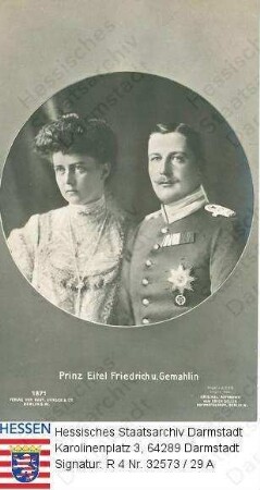Eitel Friedrich Prinz v. Preußen (1883-1942) / Porträt in Uniform mit Ehefrau Sophie Charlotte Prinzessin v. Preußen geb. Prinzessin v. Oldenburg (1879-1964) / in Medaillon, Brustbild