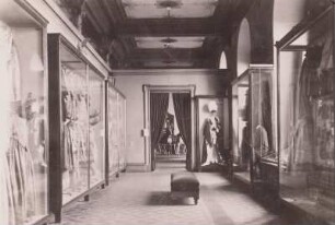 Kostümsaal : Dresden, Johanneum, Obergeschoss, Historisches Museum, Kostümsaal
