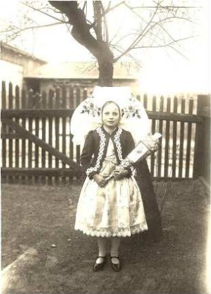 Niedersorbische Kindertracht : Kleidung - niedersorbische Tracht. Niedersorbische Kindertracht.