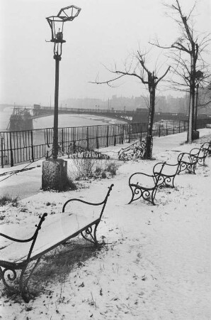 Dresden. Brühlsche Terrasse gegen Carolabrücke