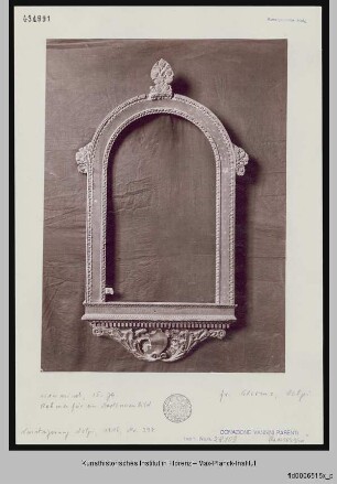 Rahmen eines Tabernakels mit Marienbild