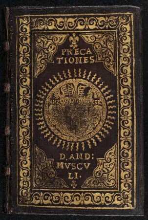 Einband. Leder, geprägt und vergoldet; 14,2 x 10 x 2,9 cm (Buchgröße) (1573). Vorderdeckel. Aus: Musculus Andreas: Precationes Ex Veteribvs Orthodoxis Doctoribvs / ex ecclesiae hymnis et canticis ; ex Psalmis deniq ; Davidis collectae/ Precationes Ex Veteribus Orthodoxis doctoribus. 1573. Dresden: SLUB K.A.305