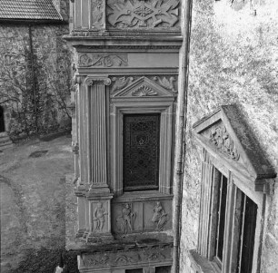 Heldburg, Veste Heldburg, Französischer Bau, Hofseite mit Frauenerker; Nikolaus Gromann; Paul Weißmann
