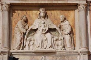 Venedig 2007 - Marienfigur : Marienfigur an der Fassade der spätgotischen Kirche Madonna dell`Orto im Stadtteil Cannaregio, aufgenommen 2007 in Venedig